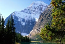 52分10板8助5断！库里刷爆NBA纪录，科尔盛赞吉巴，湖勇大战可期.